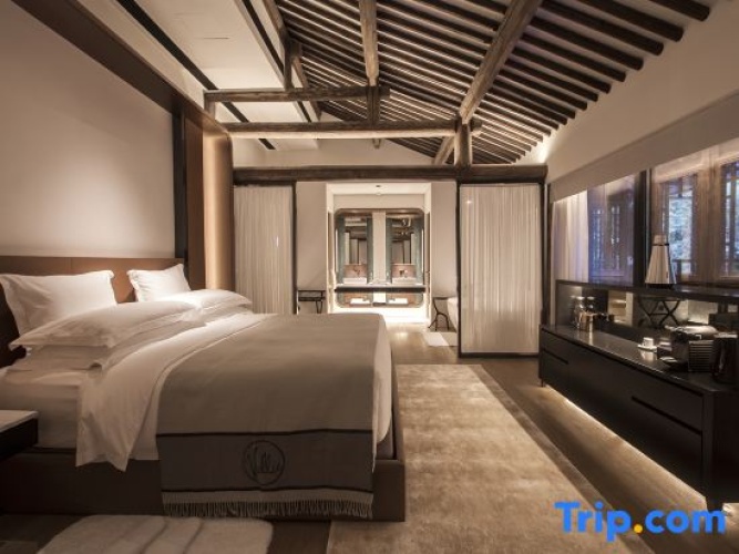 Deluxe room with garden view