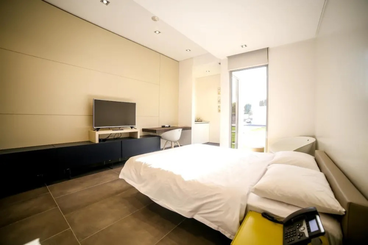 M Executive Hotel & Residence