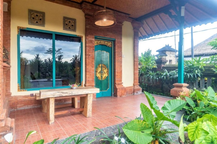 Garden Bungalow in Separate Compound
