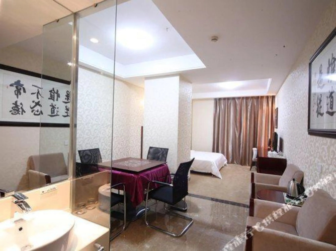 He Yuyue   Hotel