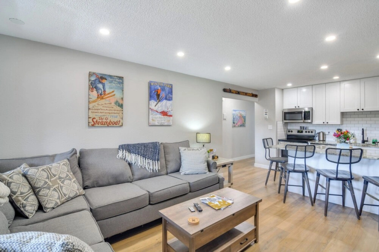 3BR Riverfront Retreat! Mtn Views, Community Perks