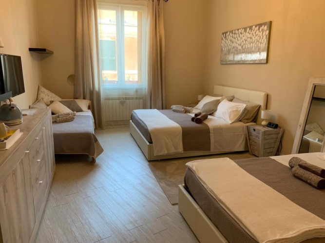 Standard Triple room