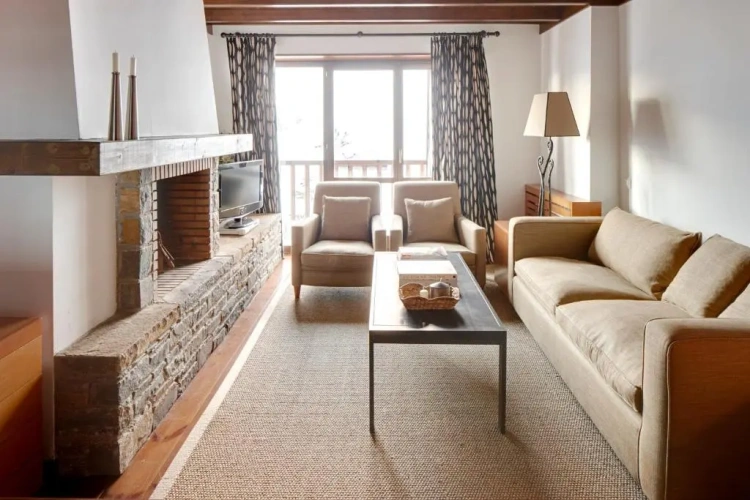 2 Bedrooms Apartment