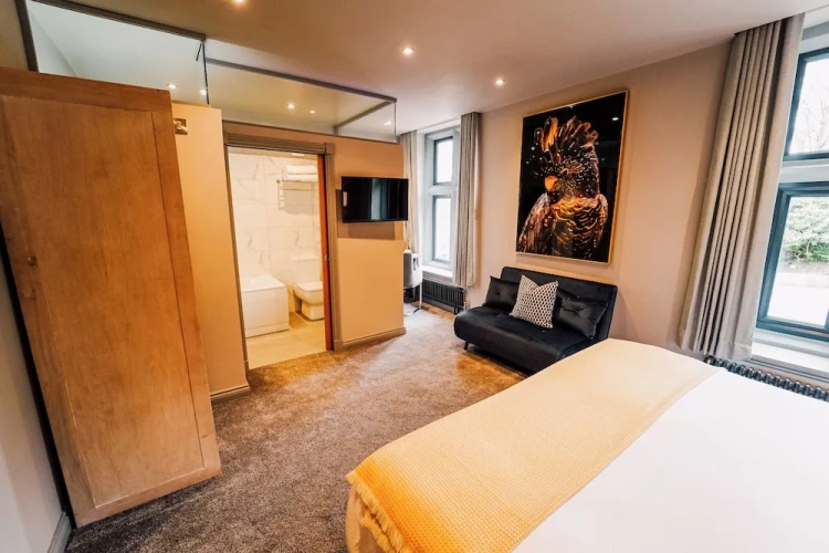 Standard Triple room