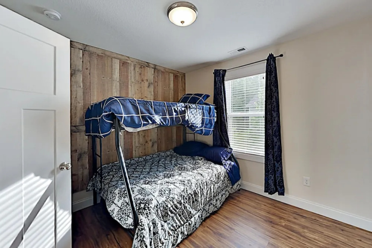 12coolsp 2 Bedroom Home