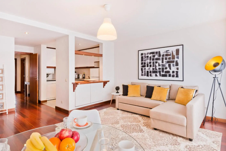 BmyGuest - Central Garage Apartment