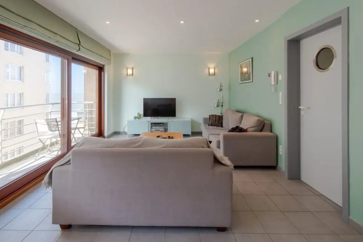 Apartment With Terrace and Side sea View