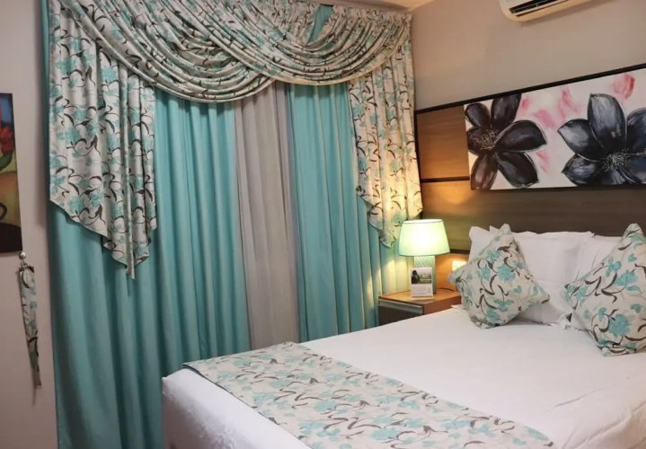 Hotel Luxsur
