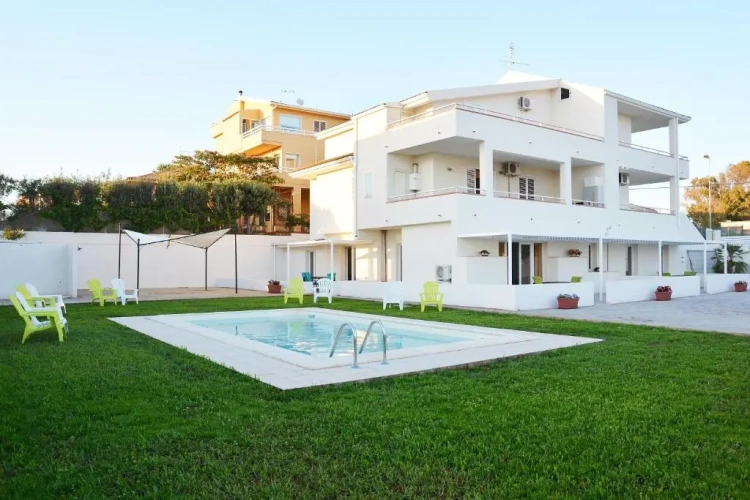 Apartment with sea view