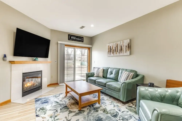 2 Bedrooms Apartment