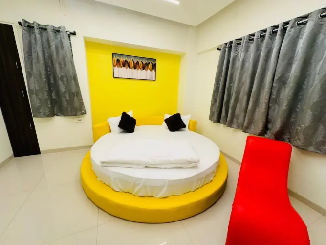 Hotel Yellow House