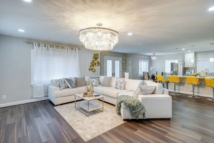 4 Bedrooms Cottage