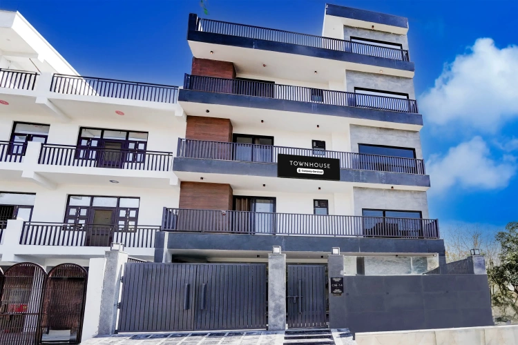 Townhouse Sector 143B Noida