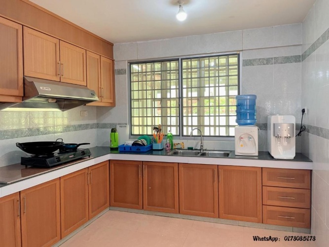 4 Bedrooms Cottage