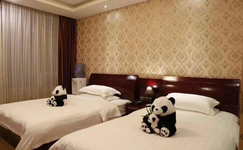 Happy Hotel