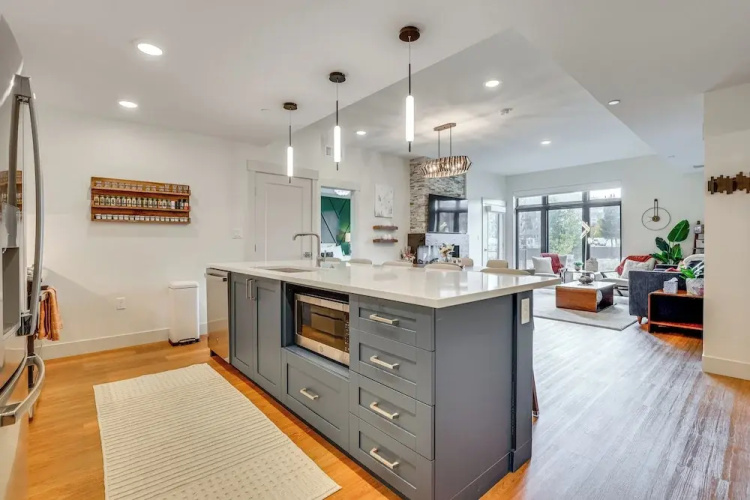 Mountain-view Condo in Downtown Winter Park!