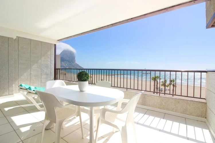 3 Bedrooms Apartment