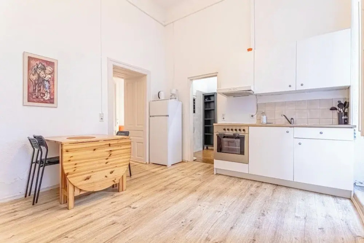 Cozy 2BR Apt With Great Connectivity