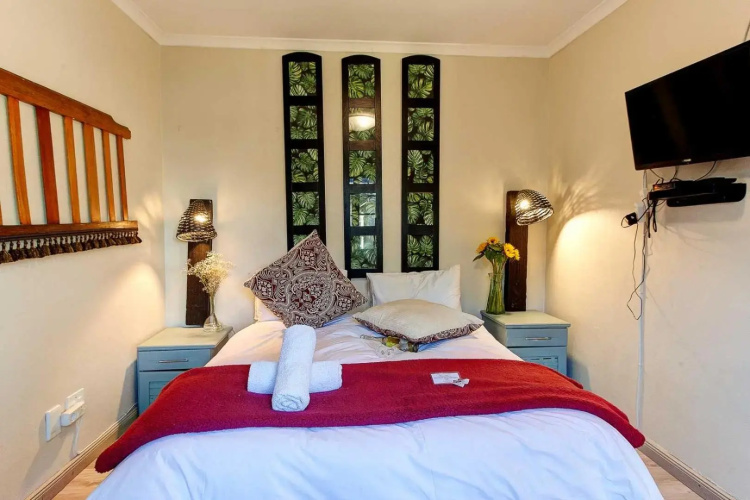 Penguin - Double En-Suite Studio