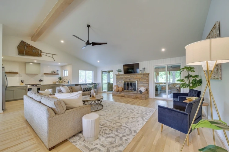 5 Bedrooms Cottage