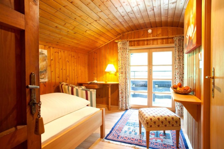 Standard Single room with balcony and with view
