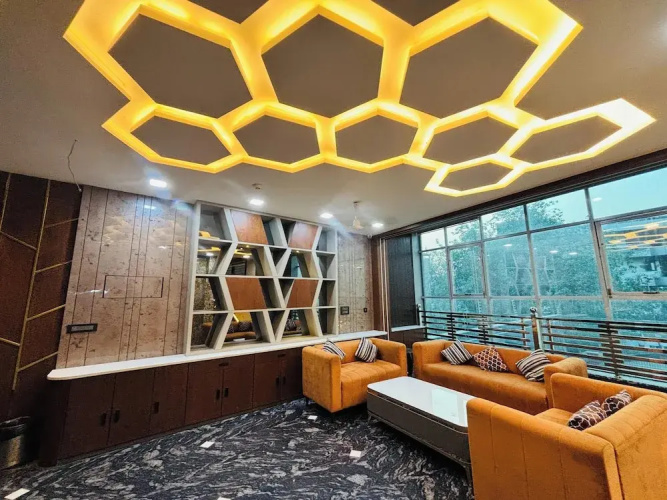 Hotel sadhana palace