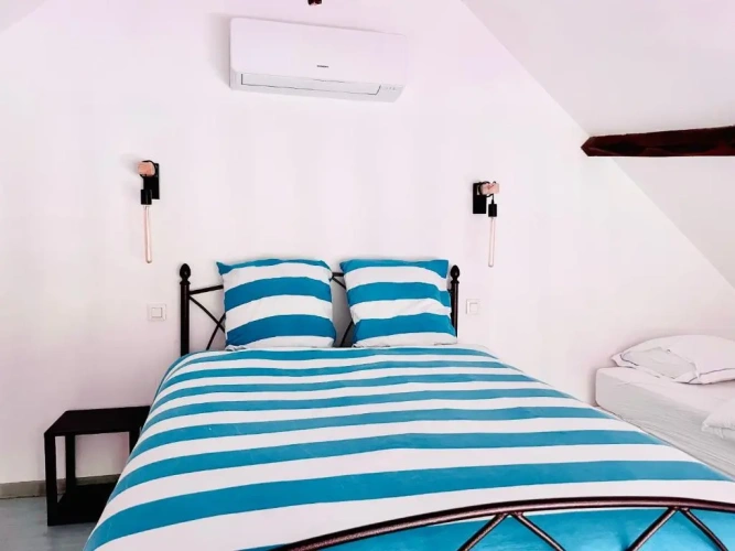 2 Bedrooms Cottage