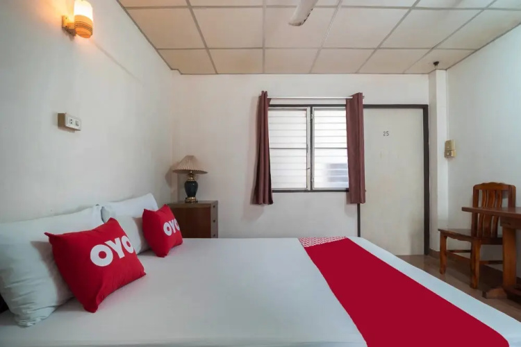 OYO 654 Samanmit Inn Hotel