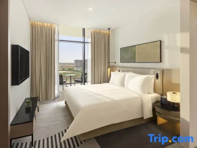 Executive Suite with balcony and with pool view