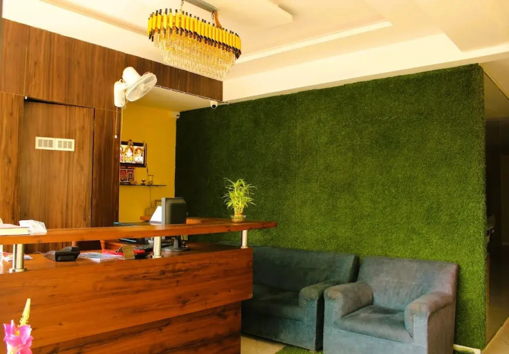 Hotel Crystal Suites