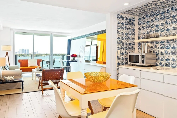 Deluxe Double Suite with balcony and with bay view