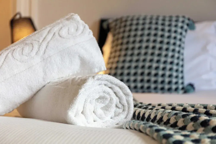 The Annick Suite No.1