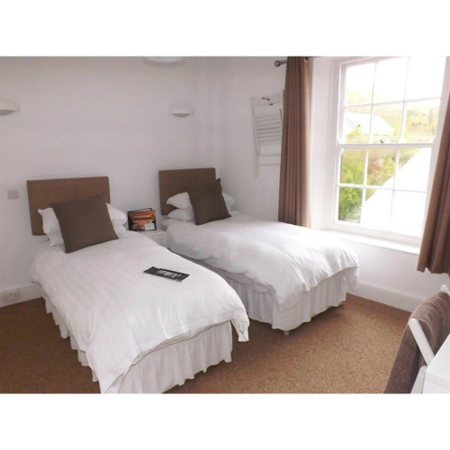 Cadgwith Cove Inn