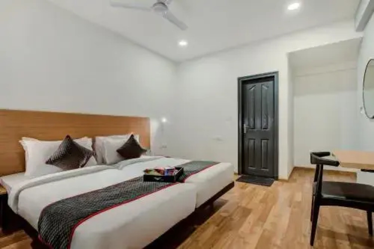 Flagship 81424 Hotel Evergreen