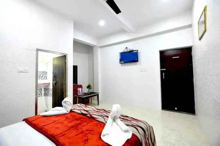 Goroomgo Royal Agrawal Palace Agra