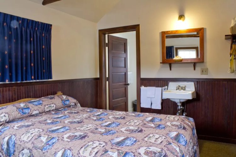 Lake Lodge Cabins