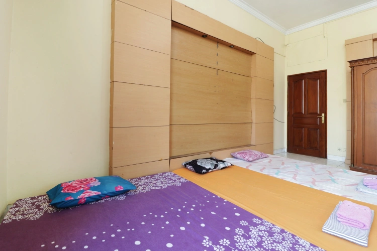 Bed in Dorm (male dorm)