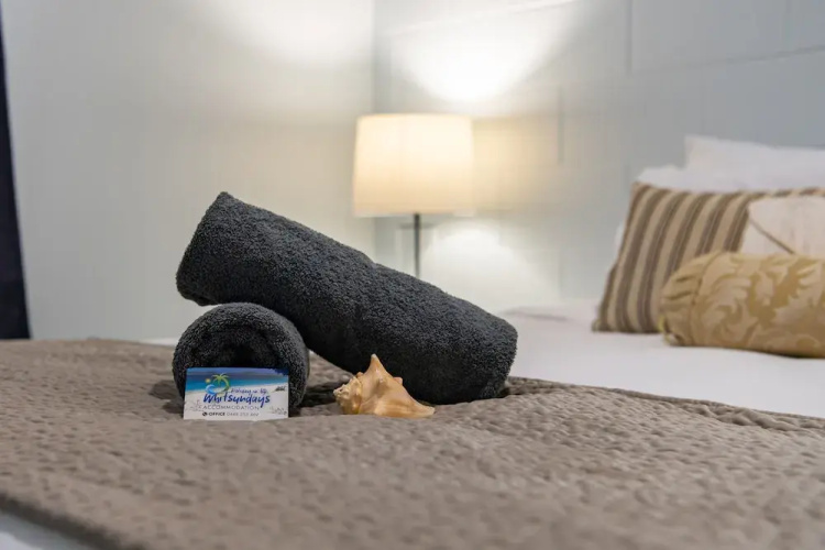 Airlie Sun & Sand Accommodation 5