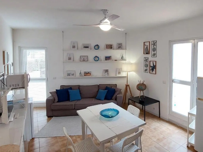 2 Bedrooms Cottage