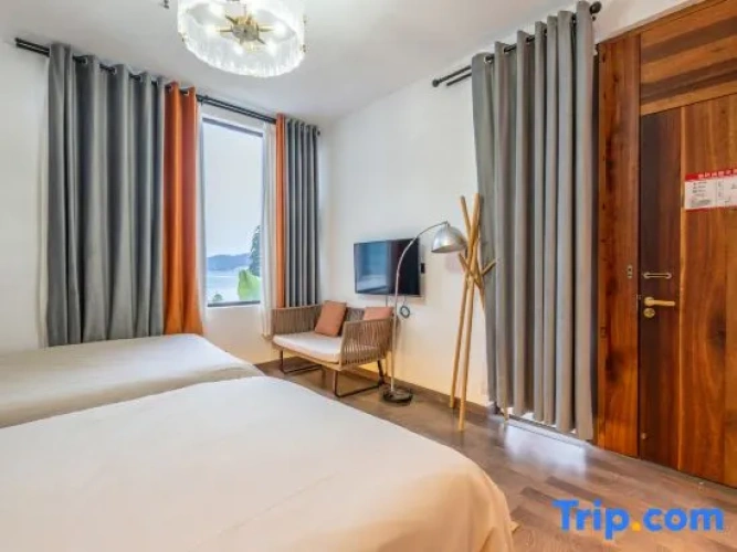 3 Bedrooms Standard room with lake view