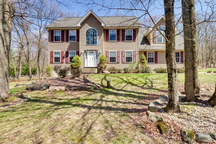 4 Bedrooms Cottage