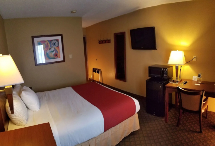 Red River Inn and Suites Fargo