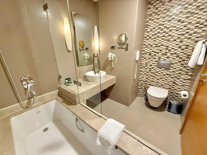 Warwick Paris photo 11
