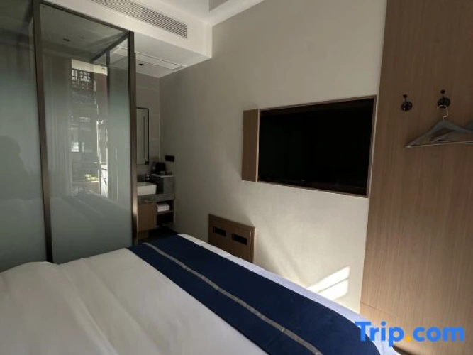 Standard Double room with courtyard view