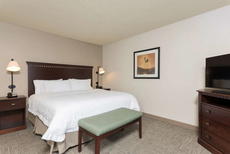 Hampton Inn & Suites Hartford-Manchester