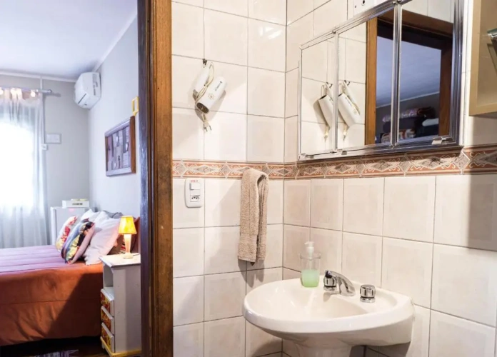 4 Bedrooms Cottage