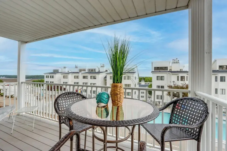 Walk to Shops & Lake: Pool-view Osage Beach Unit