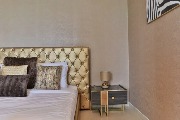 HiGuests - The Residences Tower 8