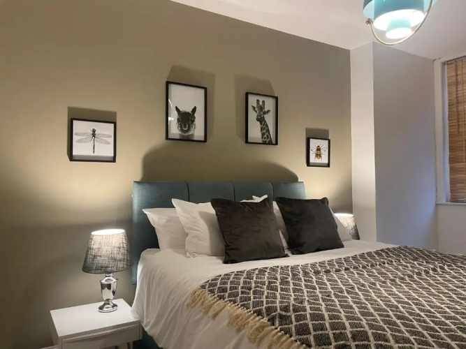 Central Apartment - Moderna