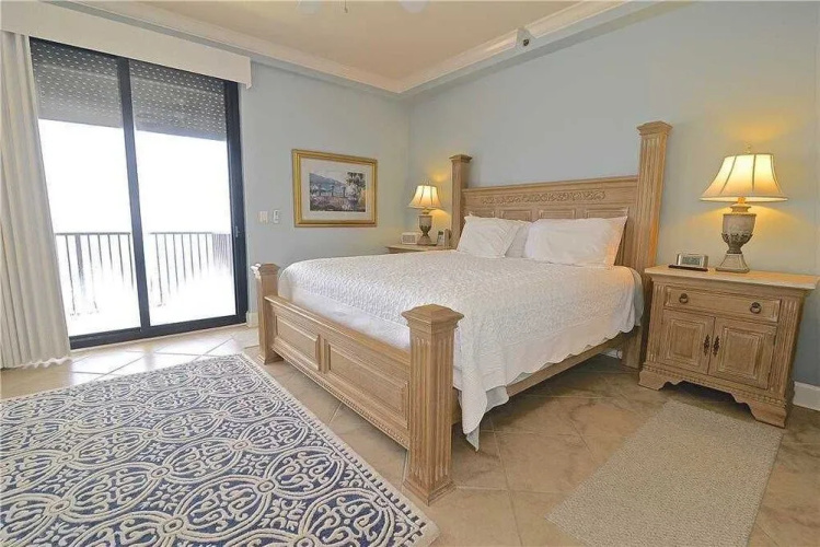 Broadmoor 1203